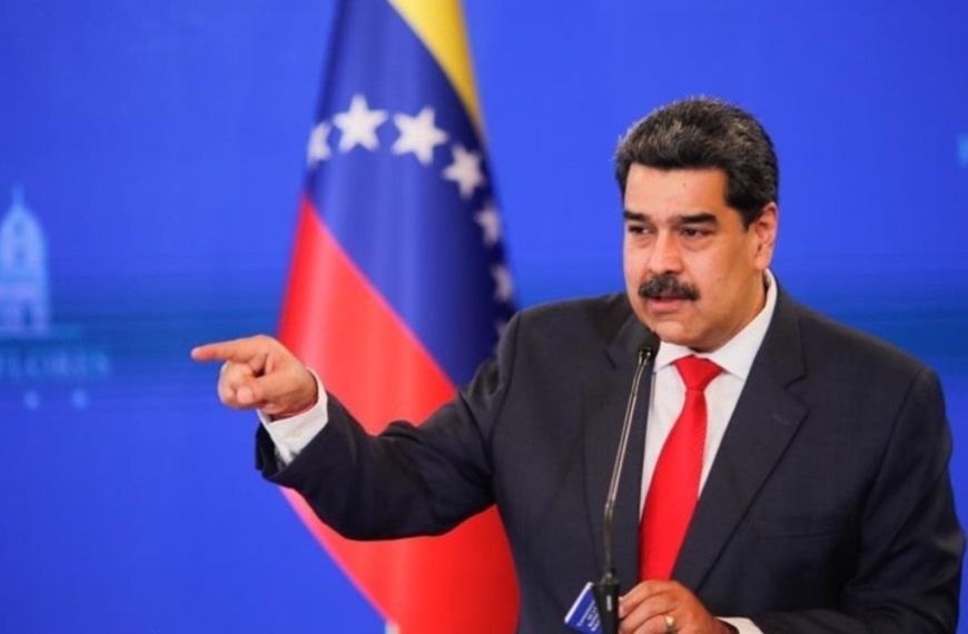Maduro fecha fronteiras, e missão de observadores é barrada